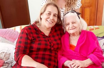 OS 90 ANOS DE DONA SANTINA DA SILVA – Familiares fazem mais uma festa para ela